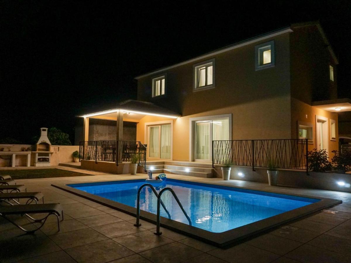 Holiday Home Villa Dora By Interhome Pula Zewnętrze zdjęcie